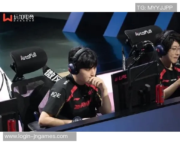 FPX在CSGO比赛中的经验争议引发热议S15电竞赛场的焦点讨论