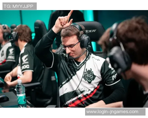 电竞比分独家解析TES近期状态与对手表现的深度对比分析 电竞比分独家解析TES近期状态与对手表现的深度对比分析